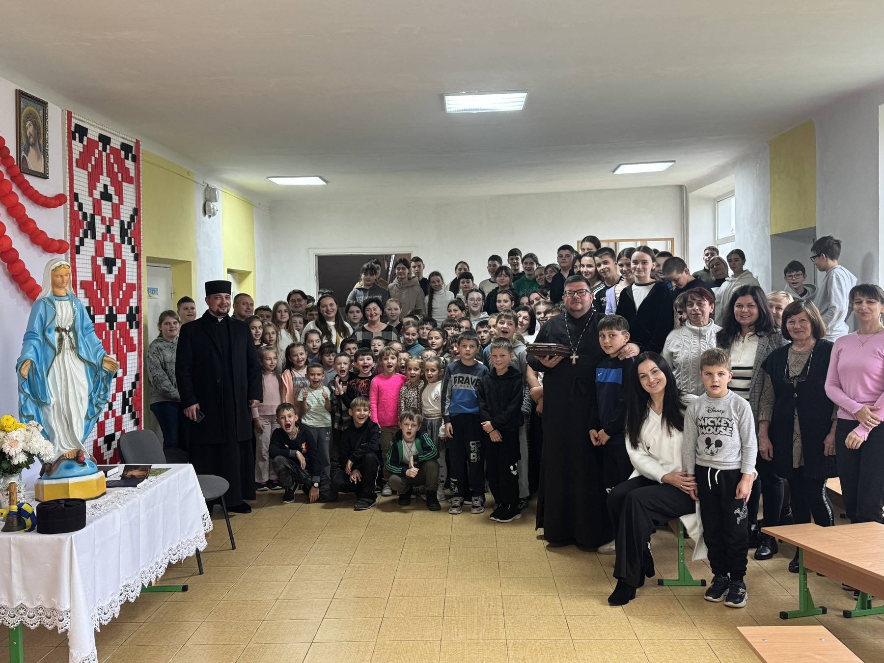 Ісус починає притчу словами: «Вийшов сіяч сіяти своє зерно»